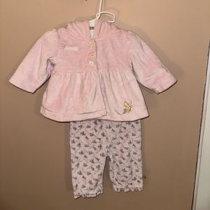 Classic Pooh by Disney Baby Girl Size 6 Months Outfit